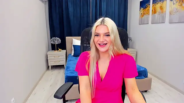 Snapshot of SelenaeMoore chatting on January 2025 01:42:02 AM SelenaeMoore online show from January 2025 01:42:02 AM