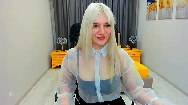 Snapshot of SelenaeMoore chatting on January 2025 07:34:02 PM SelenaeMoore online show from January 2025 07:34:02 PM