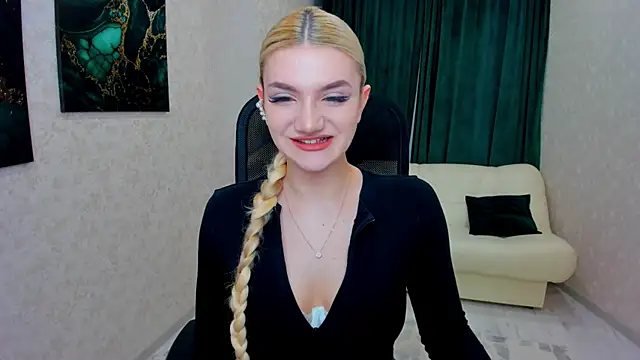 Snapshot of SelenaeMoore chatting on March 2025 11:12:02 AM SelenaeMoore online show from March 2025 11:12:02 AM