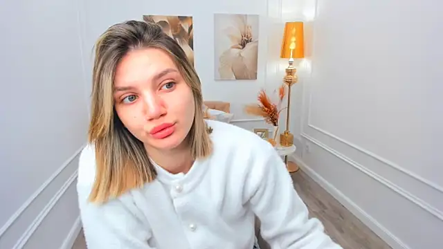 SelenaeMoore online show from April 2026 03:44:02 AM