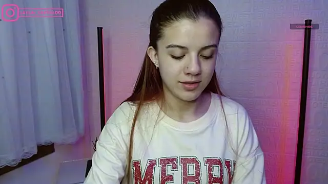 Snapshot of Layla_castilloo chatting on January 2025 02:05:01 PM Layla castilloo online show from January 2025 02:05:01 PM