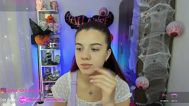 Layla castilloo online show from October 2025 01:33:02 PM