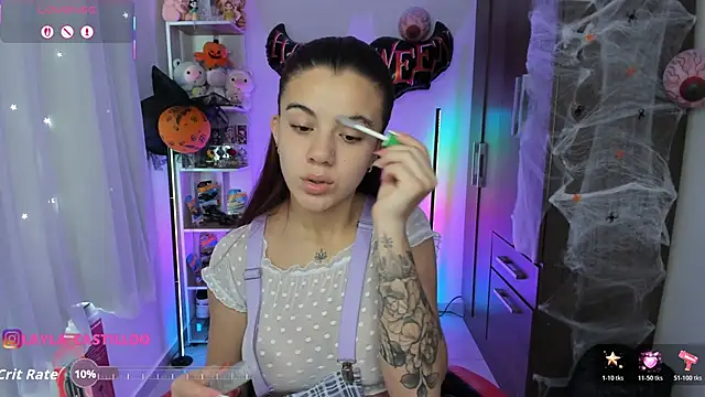 Layla castilloo online show from November 2025 02:18:01 PM