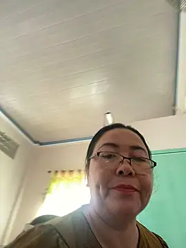 Snapshot of NDith chatting on February 2025 01:10:01 AM NDith online show from February 2025 01:10:01 AM