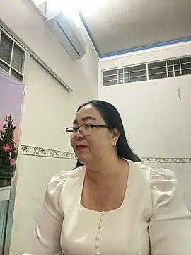 Snapshot of NDith chatting on February 2025 12:17:02 PM NDith online show from February 2025 12:17:02 PM