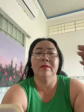 Snapshot of NDith chatting on February 2025 04:12:02 AM NDith online show from February 2025 04:12:02 AM