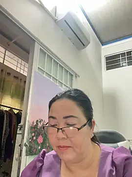 Snapshot of NDith chatting on February 2025 11:09:02 AM NDith online show from February 2025 11:09:02 AM