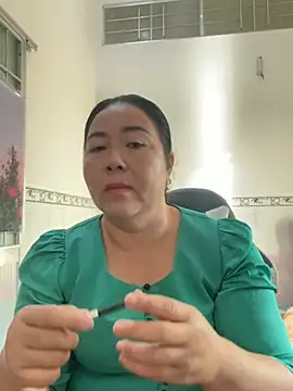Snapshot of NDith chatting on February 2025 12:05:01 AM NDith online show from February 2025 12:05:01 AM