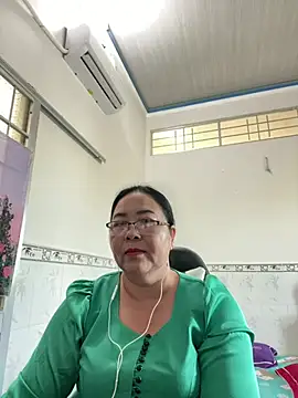 Snapshot of NDith chatting on March 2025 07:32:02 AM NDith online show from March 2025 07:32:02 AM