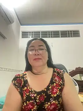 Snapshot of NDith chatting on March 2025 10:27:02 PM NDith online show from March 2025 10:27:02 PM