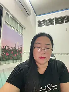 Snapshot of NDith chatting on March 2025 12:39:02 PM NDith online show from March 2025 12:39:02 PM