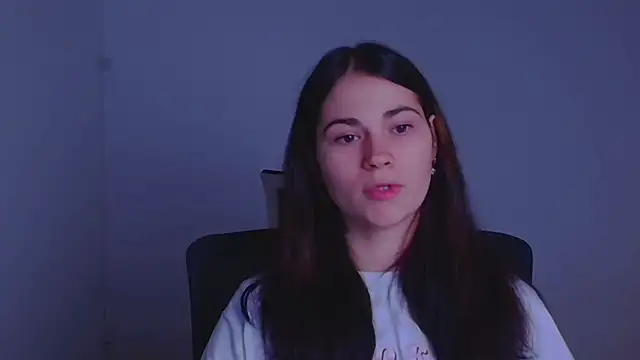 Snapshot of Loon_Amore chatting on December 2024 07:27:02 PM Loon Amore online show from December 2024 07:27:02 PM