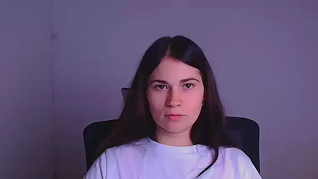 Snapshot of Loon_Amore chatting on December 2024 11:07:01 PM Loon Amore online show from December 2024 11:07:01 PM