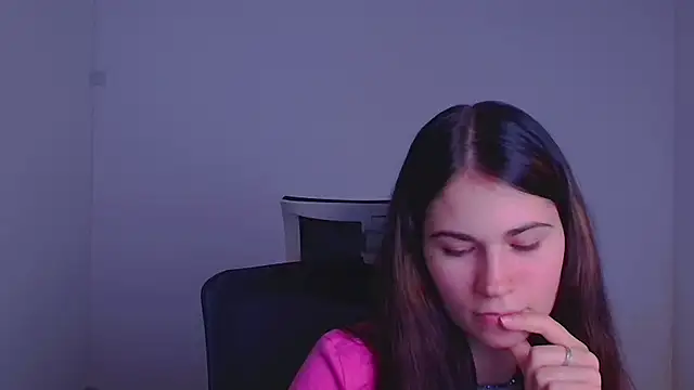 Snapshot of Loon_Amore chatting on December 2024 07:12:02 PM Loon Amore online show from December 2024 07:12:02 PM