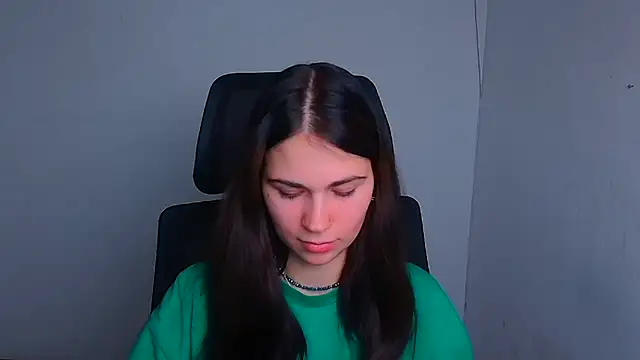 Snapshot of Loon_Amore chatting on December 2024 07:28:01 PM Loon Amore online show from December 2024 07:28:01 PM