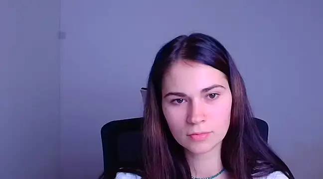 Snapshot of Loon_Amore chatting on December 2024 10:11:02 PM Loon Amore online show from December 2024 10:11:02 PM