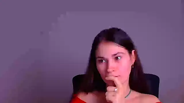 Snapshot of Loon_Amore chatting on December 2024 10:39:01 PM Loon Amore online show from December 2024 10:39:01 PM