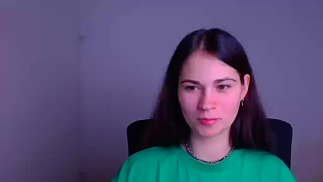 Snapshot of Loon_Amore chatting on December 2024 10:37:02 PM Loon Amore online show from December 2024 10:37:02 PM