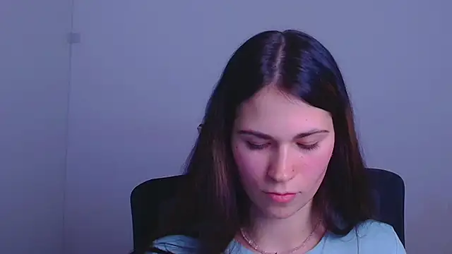 Snapshot of Loon_Amore chatting on December 2024 10:31:01 PM Loon Amore online show from December 2024 10:31:01 PM