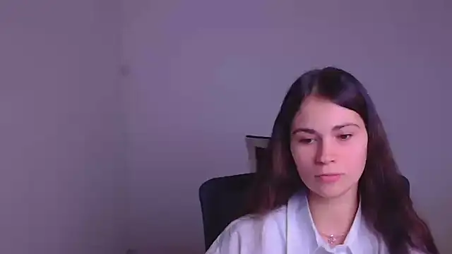 Snapshot of Loon_Amore chatting on December 2024 07:01:01 PM Loon Amore online show from December 2024 07:01:01 PM