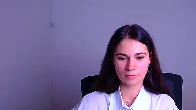 Snapshot of Loon_Amore chatting on January 2025 10:24:01 PM Loon Amore online show from January 2025 10:24:01 PM