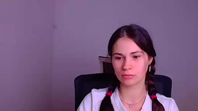 Snapshot of Loon_Amore chatting on January 2025 07:18:02 PM Loon Amore online show from January 2025 07:18:02 PM