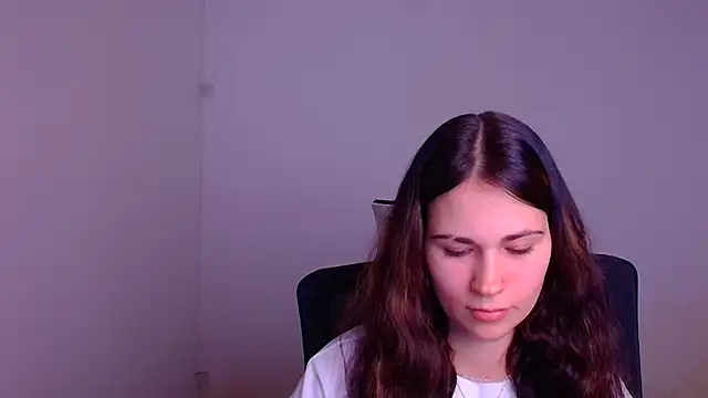 Snapshot of Loon_Amore chatting on January 2025 07:54:01 PM Loon Amore online show from January 2025 07:54:01 PM