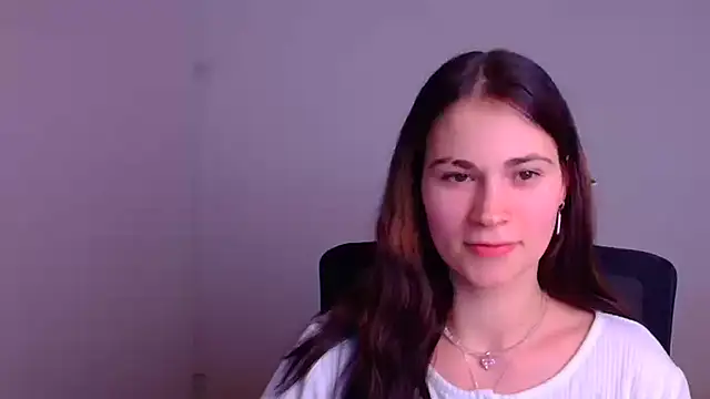 Snapshot of Loon_Amore chatting on January 2025 12:18:01 AM Loon Amore online show from January 2025 12:18:01 AM