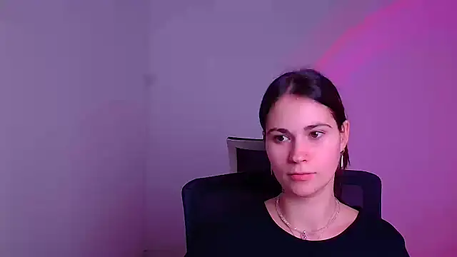 Snapshot of Loon_Amore chatting on January 2025 10:37:01 PM Loon Amore online show from January 2025 10:37:01 PM