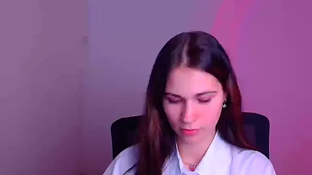 Snapshot of Loon_Amore chatting on January 2025 10:37:01 PM Loon Amore online show from January 2025 10:37:01 PM