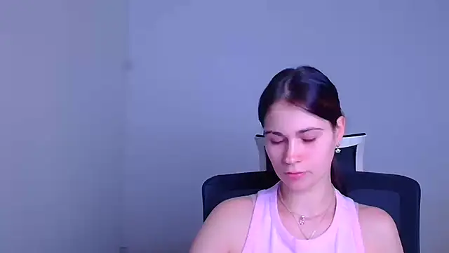 Snapshot of Loon_Amore chatting on January 2025 07:18:01 PM Loon Amore online show from January 2025 07:18:01 PM