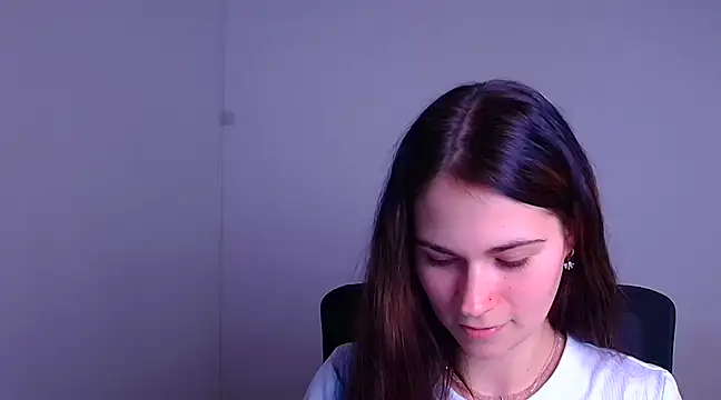 Snapshot of Loon_Amore chatting on January 2025 10:38:01 PM Loon Amore online show from January 2025 10:38:01 PM