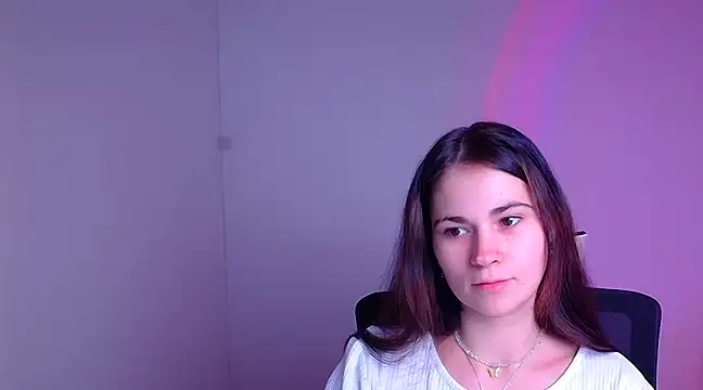 Snapshot of Loon_Amore chatting on February 2025 07:57:02 PM Loon Amore online show from February 2025 07:57:02 PM