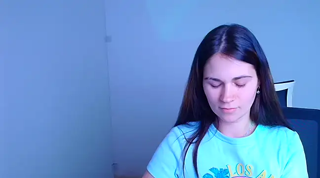 Snapshot of Loon_Amore chatting on February 2025 07:49:01 PM Loon Amore online show from February 2025 07:49:01 PM