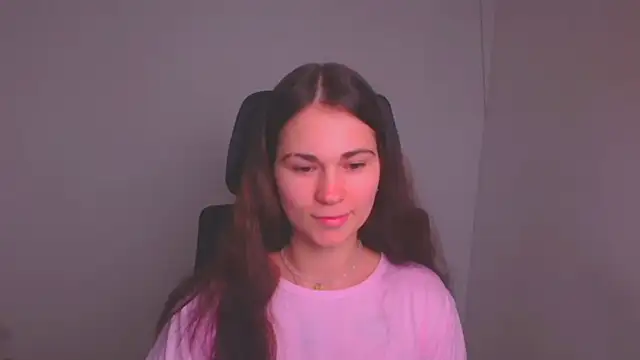 Snapshot of Loon_Amore chatting on February 2025 07:38:02 PM Loon Amore online show from February 2025 07:38:02 PM