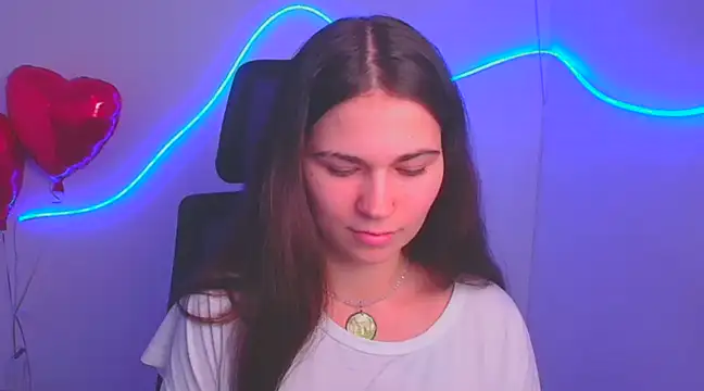 Snapshot of Loon_Amore chatting on February 2025 07:38:02 PM Loon Amore online show from February 2025 07:38:02 PM