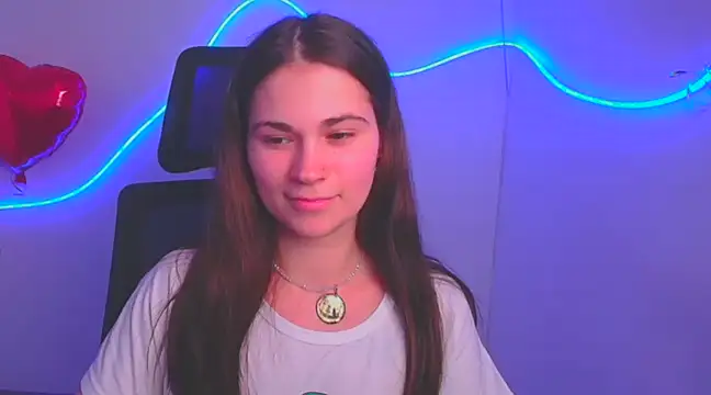 Snapshot of Loon_Amore chatting on February 2025 10:42:02 PM Loon Amore online show from February 2025 10:42:02 PM