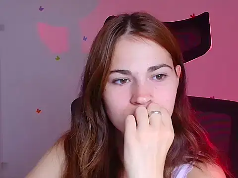 Snapshot of Loon_Amore chatting on September 2025 06:24:01 AM Loon Amore online show from September 2025 06:24:01 AM