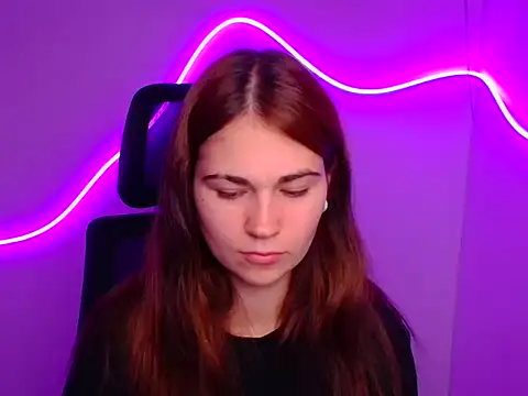 Snapshot of Loon_Amore chatting on October 2025 05:49:01 AM Loon Amore online show from October 2025 05:49:01 AM