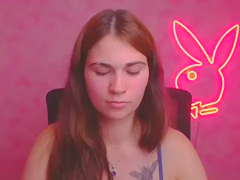 Snapshot of Loon_Amore chatting on October 2025 06:05:02 PM Loon Amore online show from October 2025 06:05:02 PM