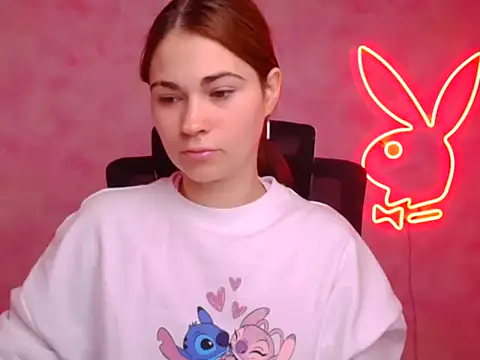 Snapshot of Loon_Amore chatting on October 2025 05:10:02 AM Loon Amore online show from October 2025 05:10:02 AM