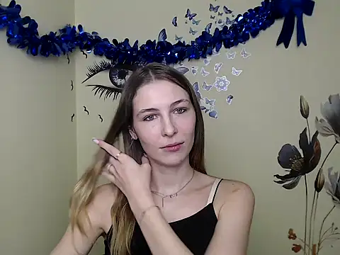 Snapshot of StrangerGi chatting on January 2025 04:00:02 PM StrangerGi online show from January 2025 04:00:02 PM