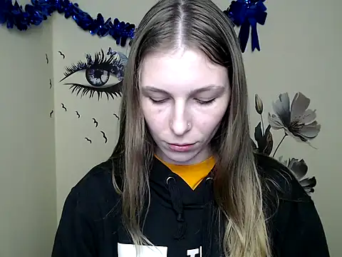 Snapshot of StrangerGi chatting on February 2025 07:27:02 PM StrangerGi online show from February 2025 07:27:02 PM