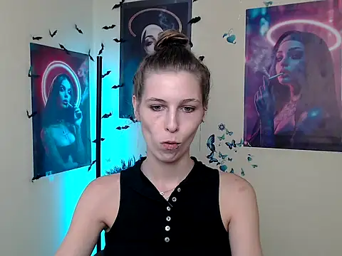 Snapshot of StrangerGi chatting on September 2025 12:17:02 PM StrangerGi online show from September 2025 12:17:02 PM