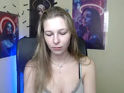 Snapshot of StrangerGi chatting on May 2026 06:09:02 AM StrangerGi online show from May 2026 06:09:02 AM