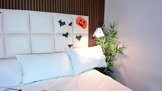 Snapshot of CailynBrowm chatting on October 2025 04:27:01 AM CailynBrowm online show from October 2025 04:27:01 AM