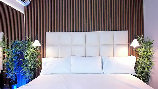 Snapshot of CailynBrowm chatting on November 2025 04:33:01 AM CailynBrowm online show from November 2025 04:33:01 AM