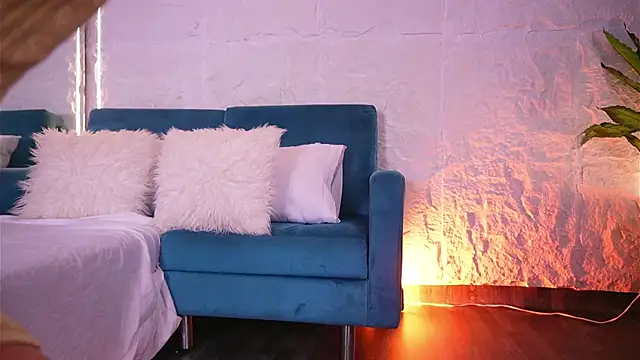 CailynBrowm online show from April 2026 04:23:02 AM