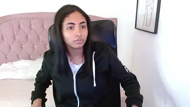 shaneelle online show from November 2025 03:06:02 AM