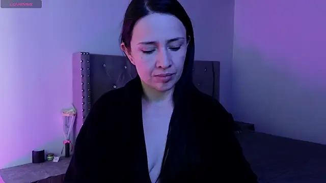 cristal hilton 10 online show from November 2025 07:11:02 AM